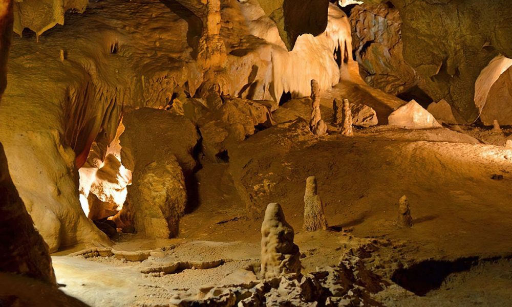 amboni caves